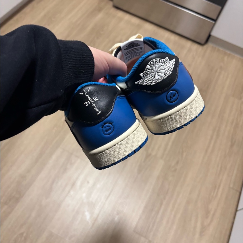 Jordan retro 1 low Travis Scott blue - Picture 7 of 9